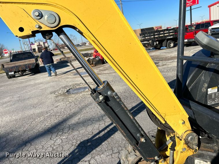 image for item NE9553 2019 Yanmar ViO25-6A  mini excavator