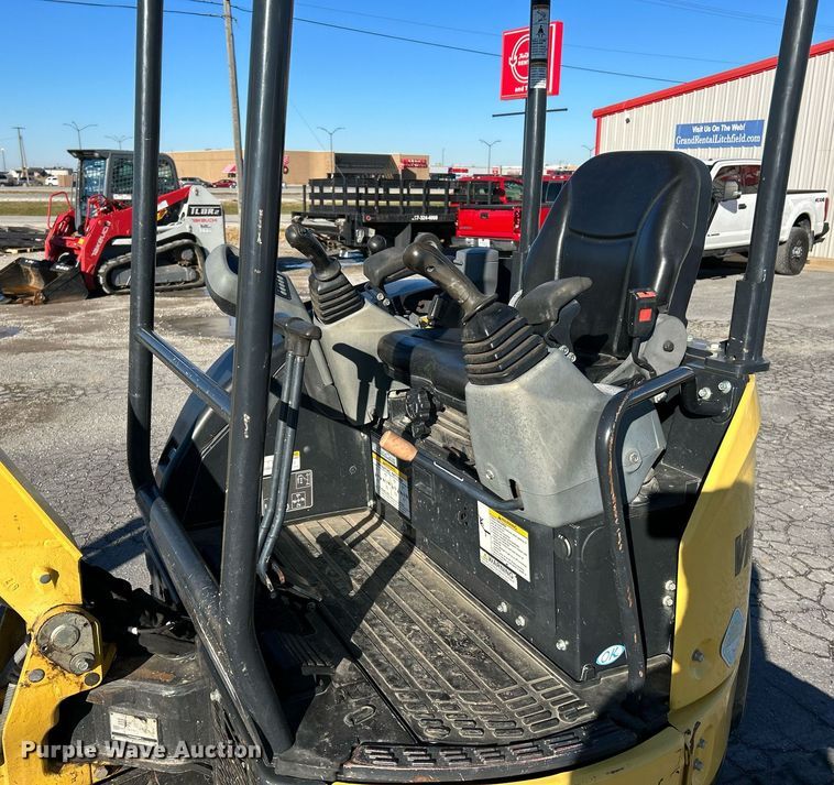 image for item NE9553 2019 Yanmar ViO25-6A  mini excavator