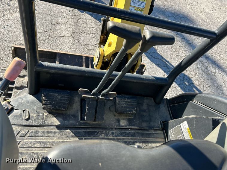 image for item NE9553 2019 Yanmar ViO25-6A  mini excavator