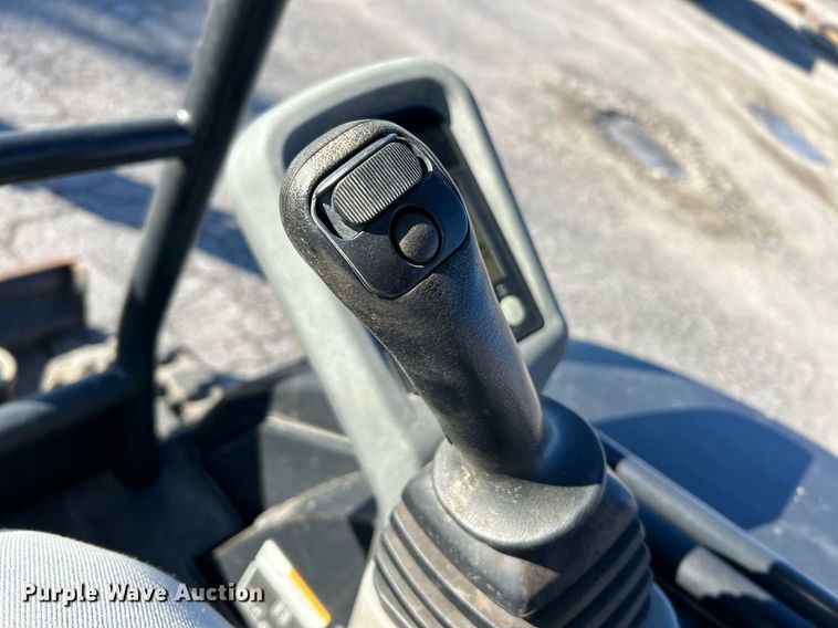 image for item NE9553 2019 Yanmar ViO25-6A  mini excavator