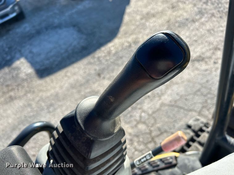 image for item NE9553 2019 Yanmar ViO25-6A  mini excavator