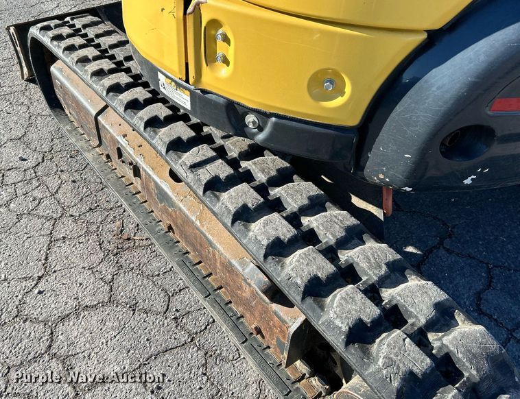 image for item NE9553 2019 Yanmar ViO25-6A  mini excavator