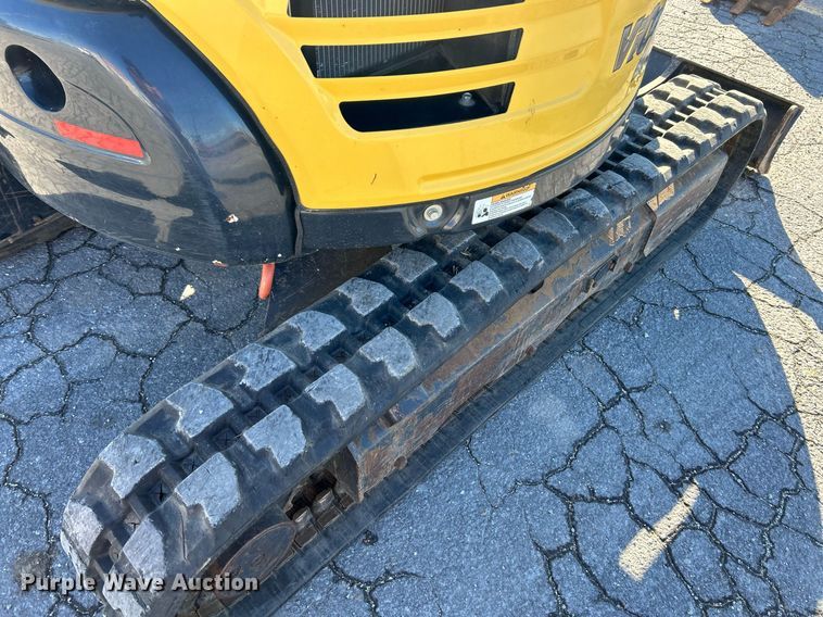 image for item NE9553 2019 Yanmar ViO25-6A  mini excavator