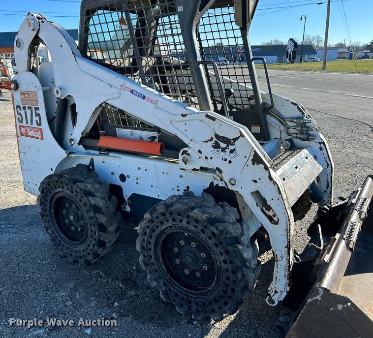 image for item NE9554 2012 Bobcat S175  skid steer loader