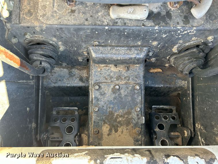 image for item NE9554 2012 Bobcat S175  skid steer loader