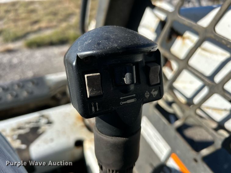 image for item NE9554 2012 Bobcat S175  skid steer loader