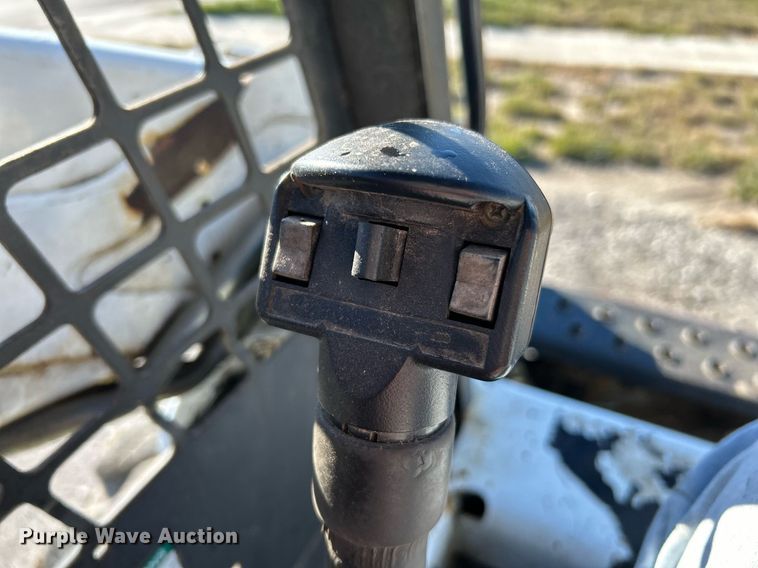 image for item NE9554 2012 Bobcat S175  skid steer loader