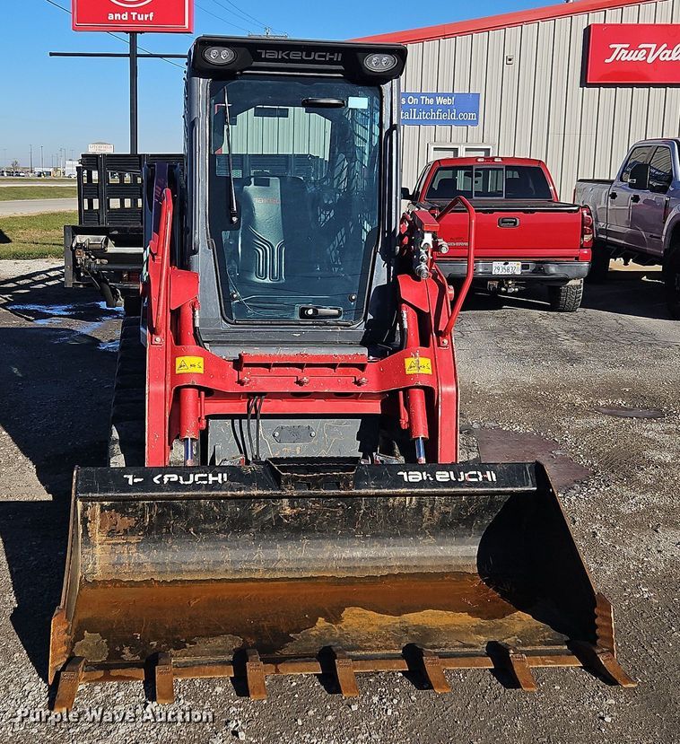 image for item NE9556 2022 Takeuchi TL8R-2  tracked skid steer loader
