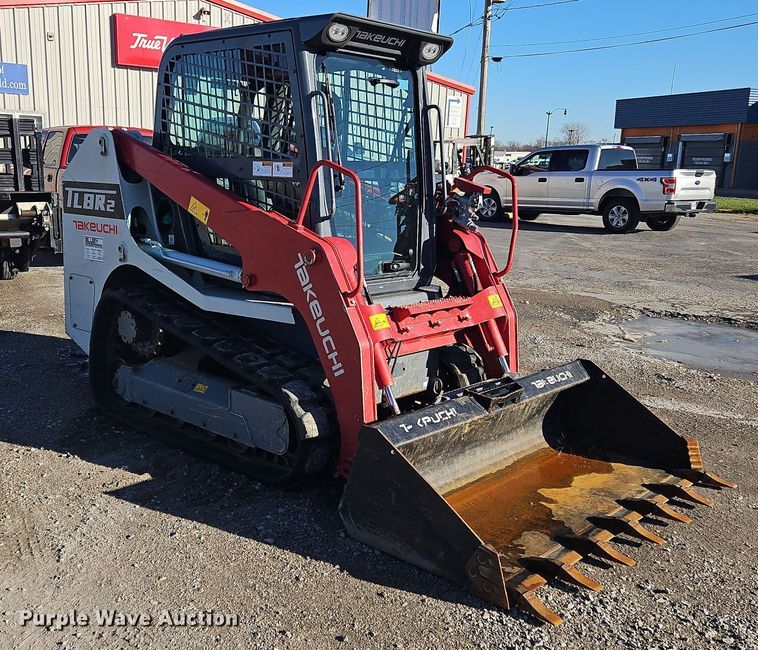 image for item NE9556 2022 Takeuchi TL8R-2  tracked skid steer loader