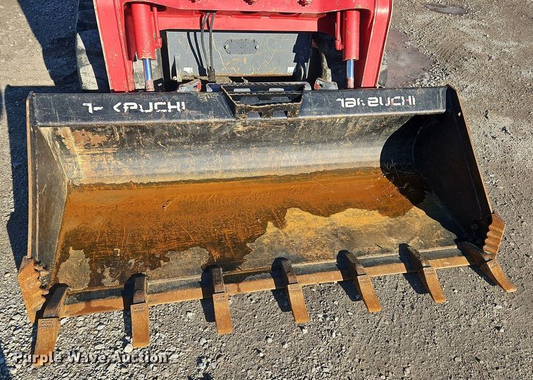 image for item NE9556 2022 Takeuchi TL8R-2  tracked skid steer loader