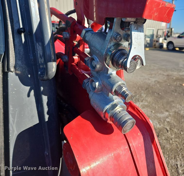 image for item NE9556 2022 Takeuchi TL8R-2  tracked skid steer loader