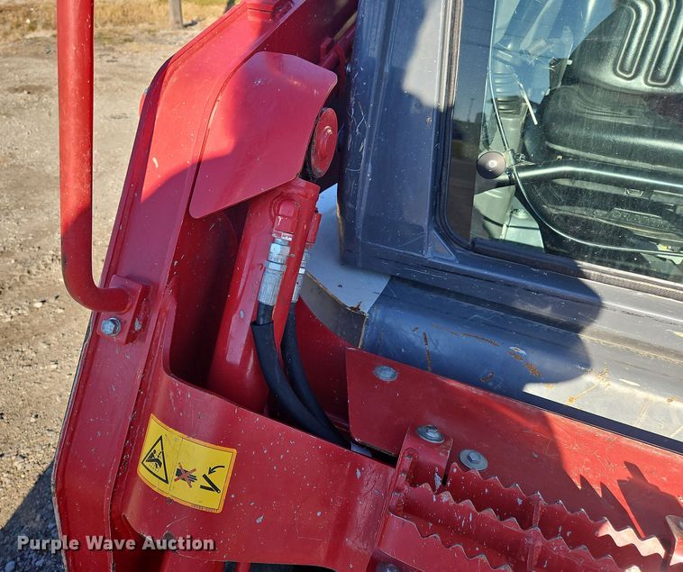 image for item NE9556 2022 Takeuchi TL8R-2  tracked skid steer loader
