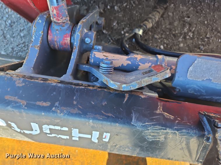 image for item NE9556 2022 Takeuchi TL8R-2  tracked skid steer loader