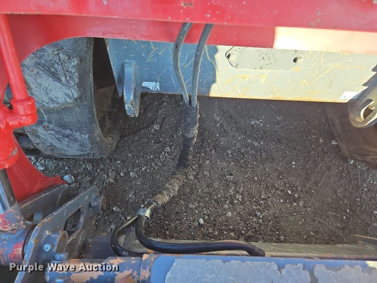 image for item NE9556 2022 Takeuchi TL8R-2  tracked skid steer loader