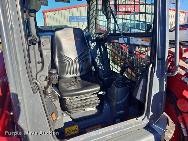 image for item NE9556 2022 Takeuchi TL8R-2  tracked skid steer loader