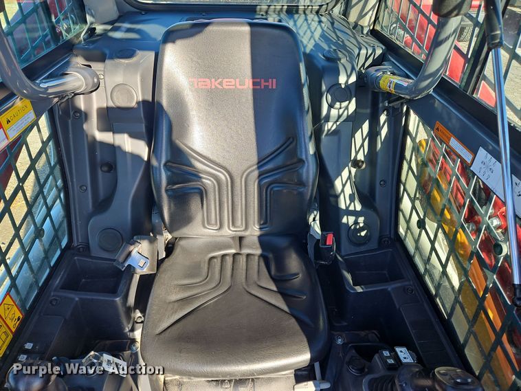 image for item NE9556 2022 Takeuchi TL8R-2  tracked skid steer loader
