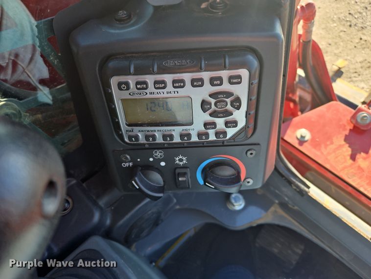 image for item NE9556 2022 Takeuchi TL8R-2  tracked skid steer loader