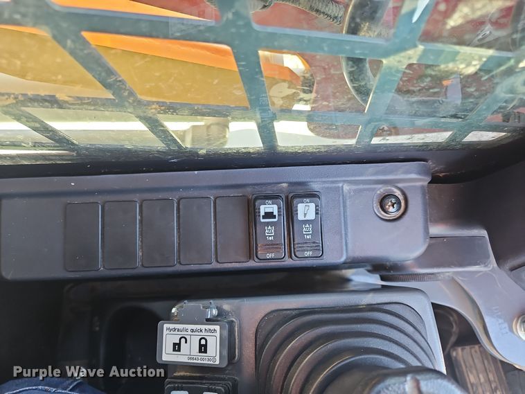 image for item NE9556 2022 Takeuchi TL8R-2  tracked skid steer loader