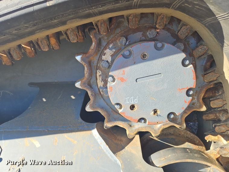 image for item NE9556 2022 Takeuchi TL8R-2  tracked skid steer loader