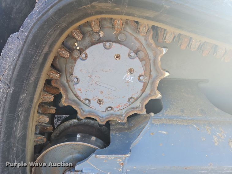 image for item NE9556 2022 Takeuchi TL8R-2  tracked skid steer loader