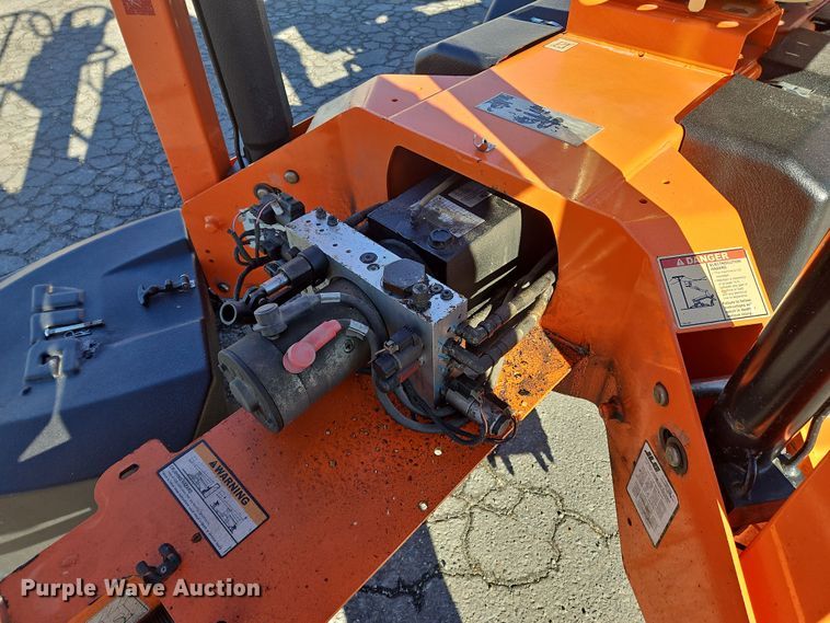 image for item NE9564 2020 JLG T350  boom lift