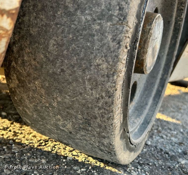 image for item NE9566 Nissan MCPL02A2BLV  forklift