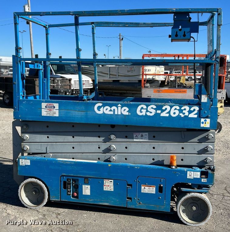 image for item NE9567 2005 Genie GS-2632  scissor lift