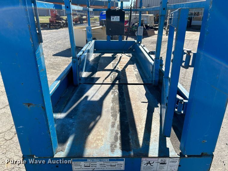 image for item NE9567 2005 Genie GS-2632  scissor lift