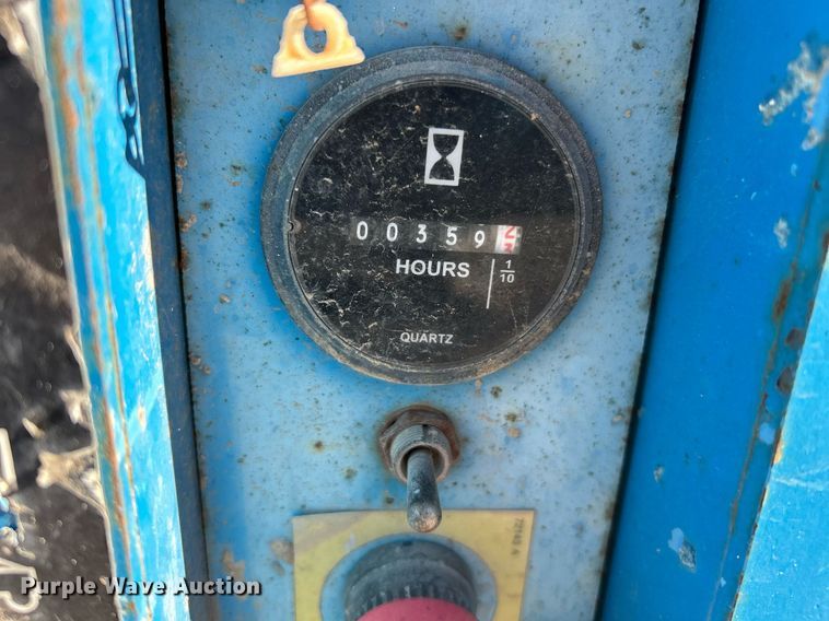 image for item NE9567 2005 Genie GS-2632  scissor lift