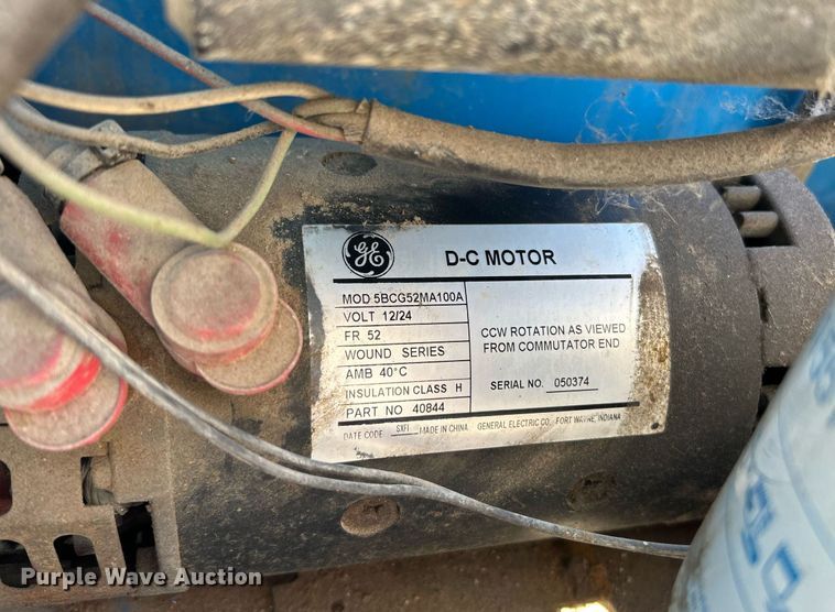 image for item NE9567 2005 Genie GS-2632  scissor lift