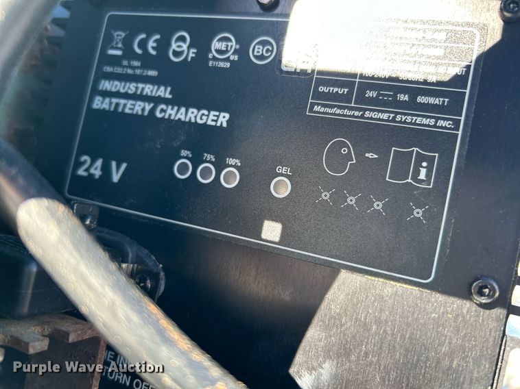 image for item NE9567 2005 Genie GS-2632  scissor lift