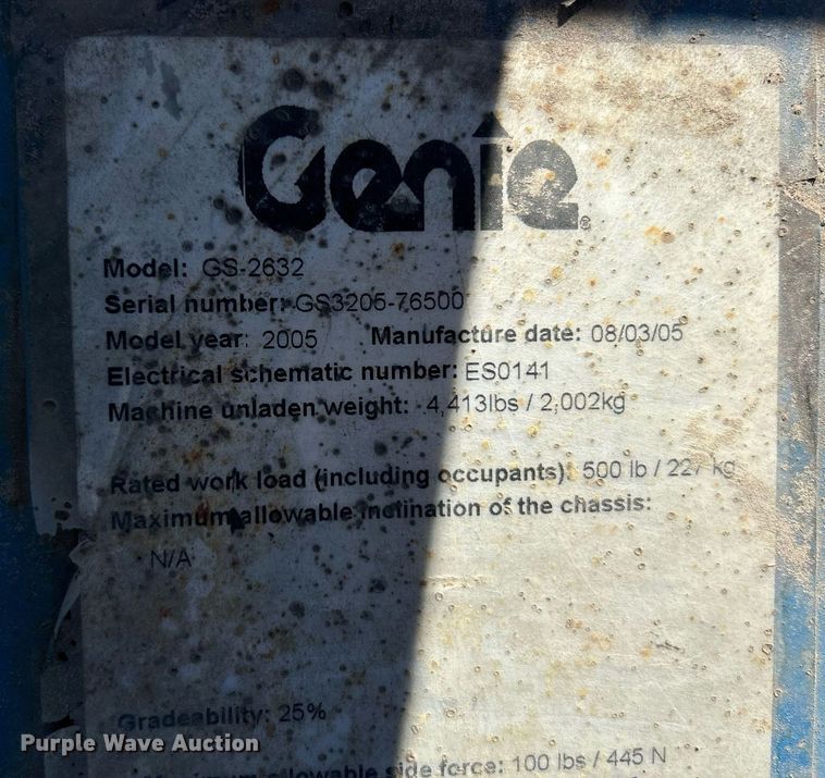 image for item NE9567 2005 Genie GS-2632  scissor lift