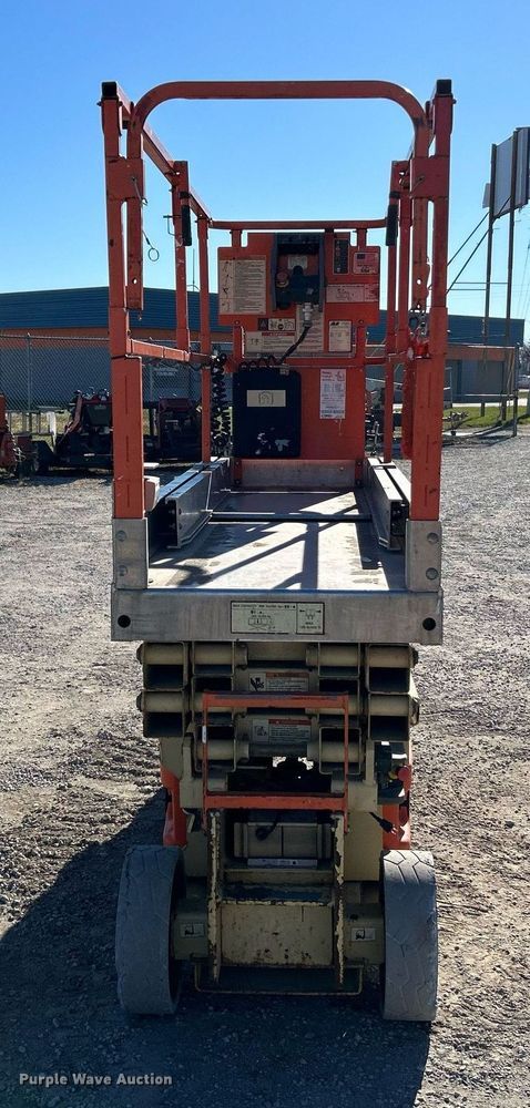 image for item NE9568 2007 JLG 2030ES  scissor lift