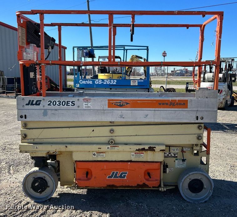 image for item NE9568 2007 JLG 2030ES  scissor lift