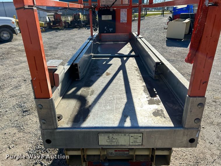 image for item NE9568 2007 JLG 2030ES  scissor lift
