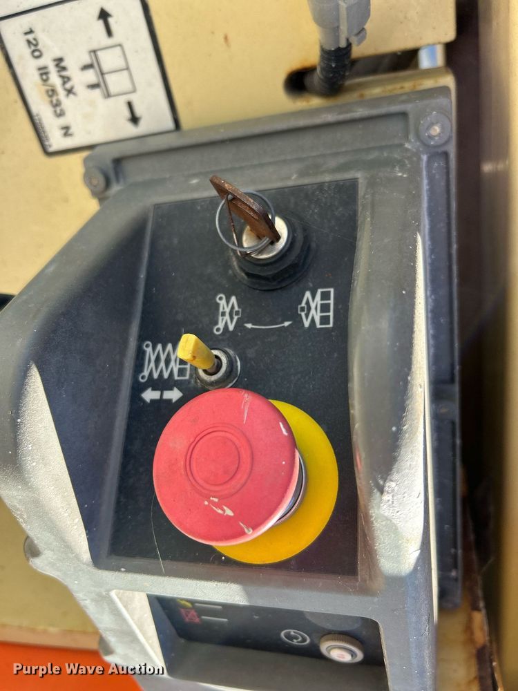 image for item NE9568 2007 JLG 2030ES  scissor lift