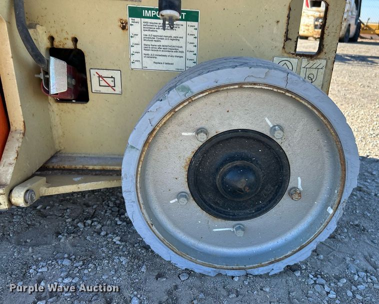 image for item NE9568 2007 JLG 2030ES  scissor lift