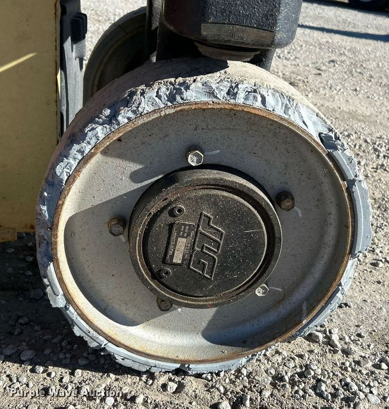 image for item NE9568 2007 JLG 2030ES  scissor lift