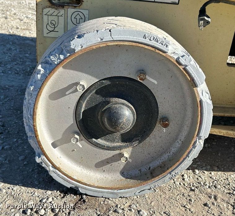 image for item NE9568 2007 JLG 2030ES  scissor lift