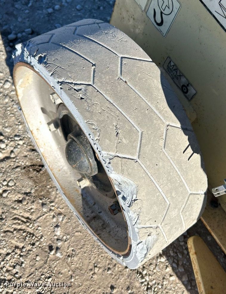 image for item NE9568 2007 JLG 2030ES  scissor lift