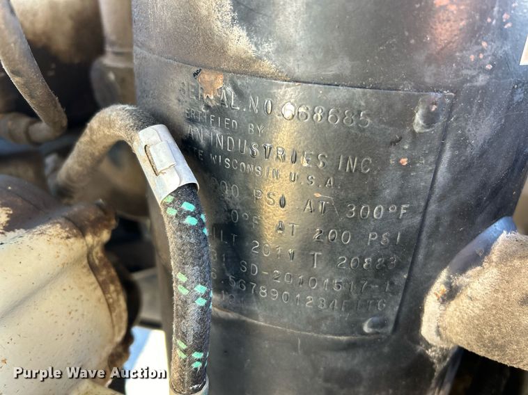 image for item NE9569 2011 Ingersoll Rand P185WJD-T4I  air compressor