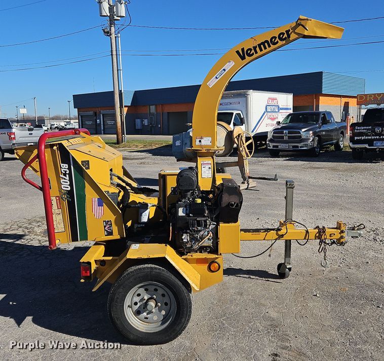 image for item NE9572 2015 Vermeer BC700XL  wood chipper