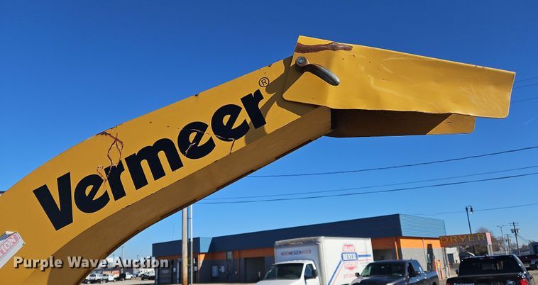 image for item NE9572 2015 Vermeer BC700XL  wood chipper