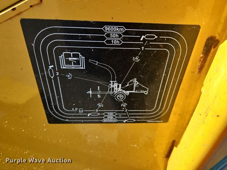 image for item NE9572 2015 Vermeer BC700XL  wood chipper