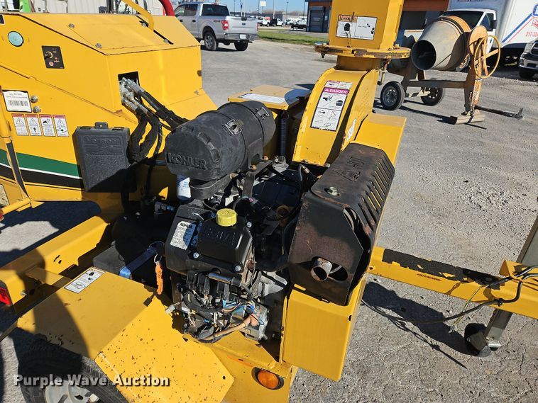 image for item NE9572 2015 Vermeer BC700XL  wood chipper