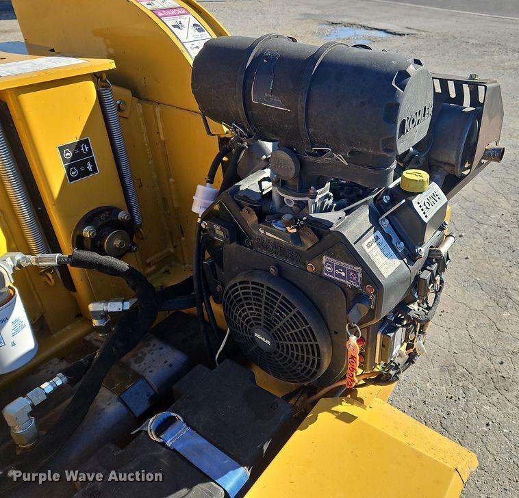 image for item NE9572 2015 Vermeer BC700XL  wood chipper