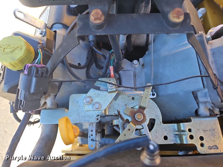 image for item NE9572 2015 Vermeer BC700XL  wood chipper