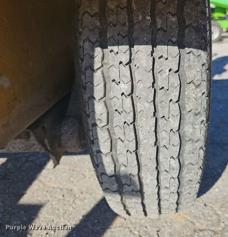 image for item NE9572 2015 Vermeer BC700XL  wood chipper