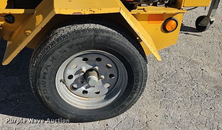 image for item NE9572 2015 Vermeer BC700XL  wood chipper