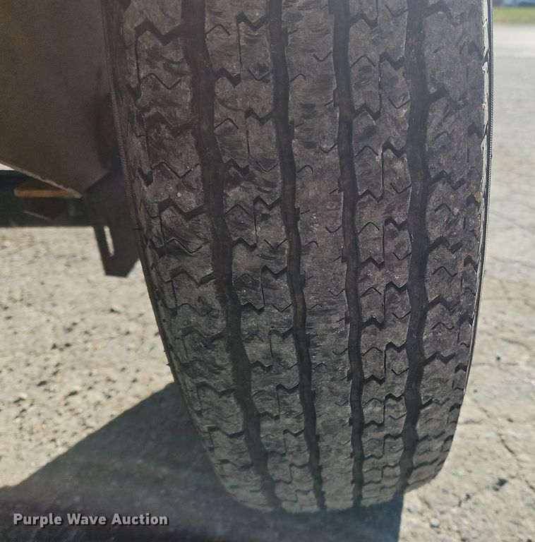 image for item NE9572 2015 Vermeer BC700XL  wood chipper